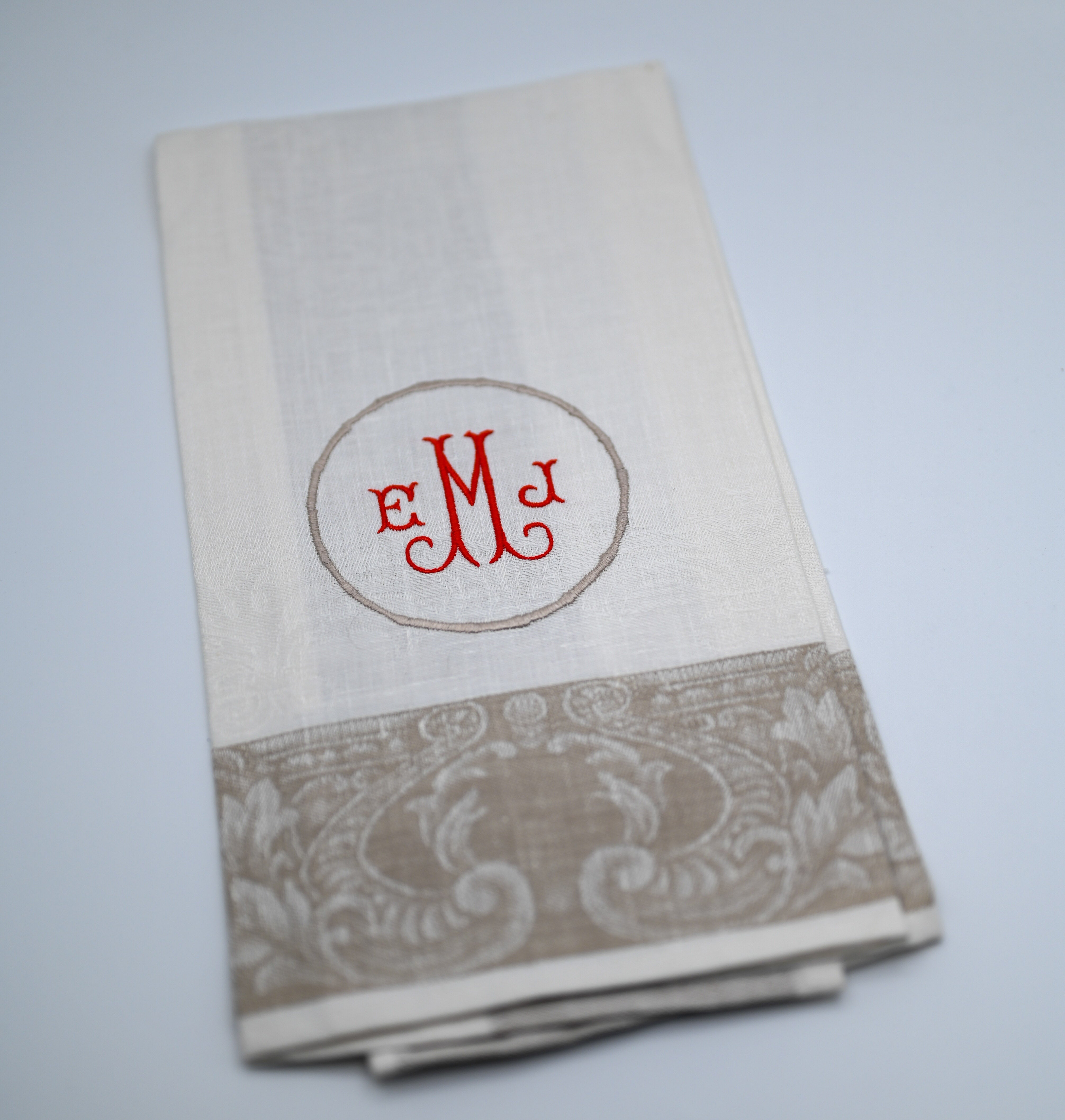 Linen Guest towel with khaki damask